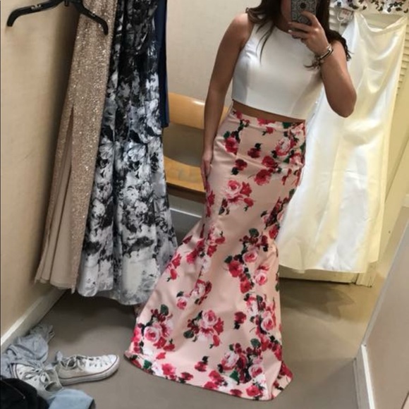 Selling my prom dresses ! - Picture 3 of 4